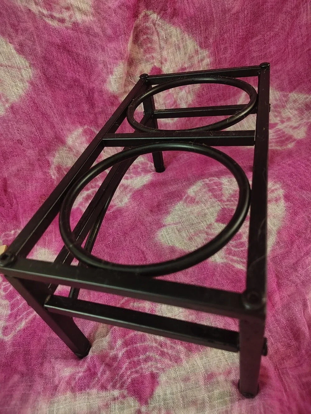 Modern Black Metal Raised Double Pet Bowl Stand Sturdy Raised Diner Frame